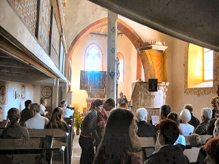 in der Kirche 2